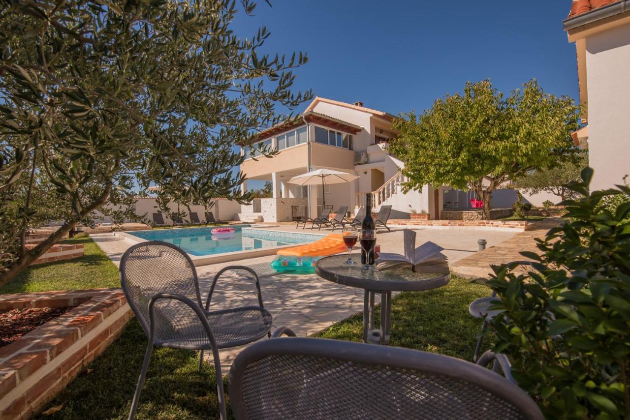 B&B Pridraga - Holiday home Dinko - Bed and Breakfast Pridraga