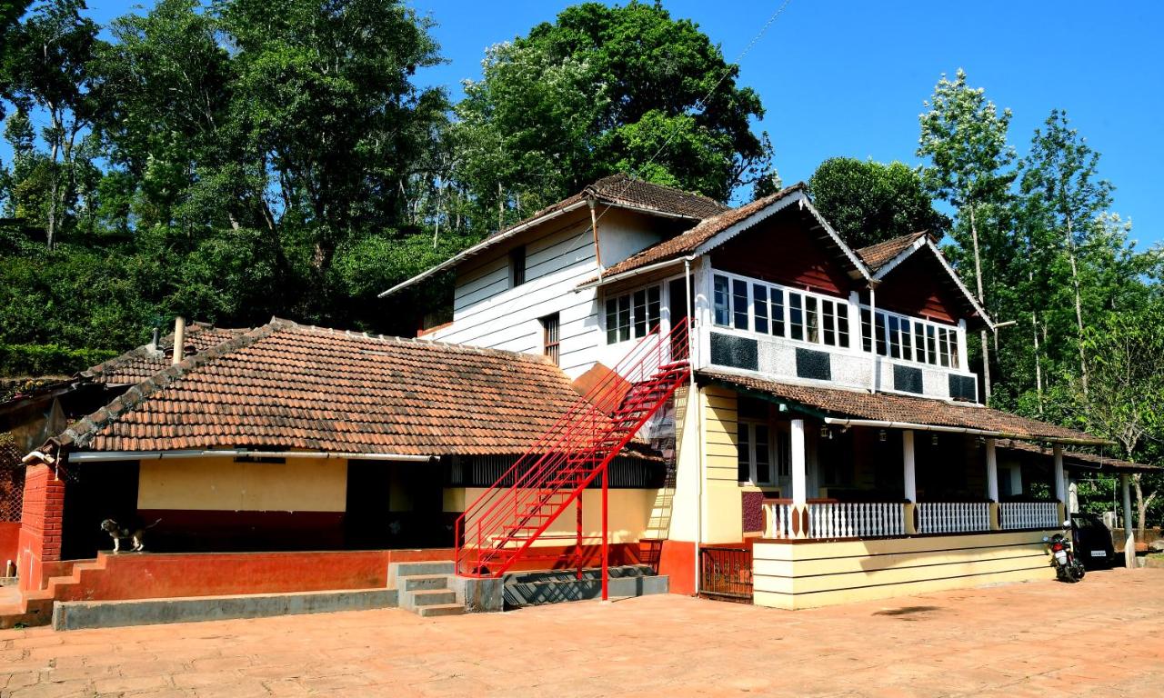 Balekhan Homestay - Heritage & Mountain View - B&B