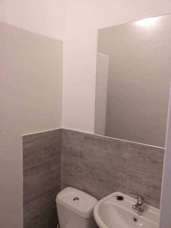 Camera Doppia con Letti Singoli con Bagno Privato 