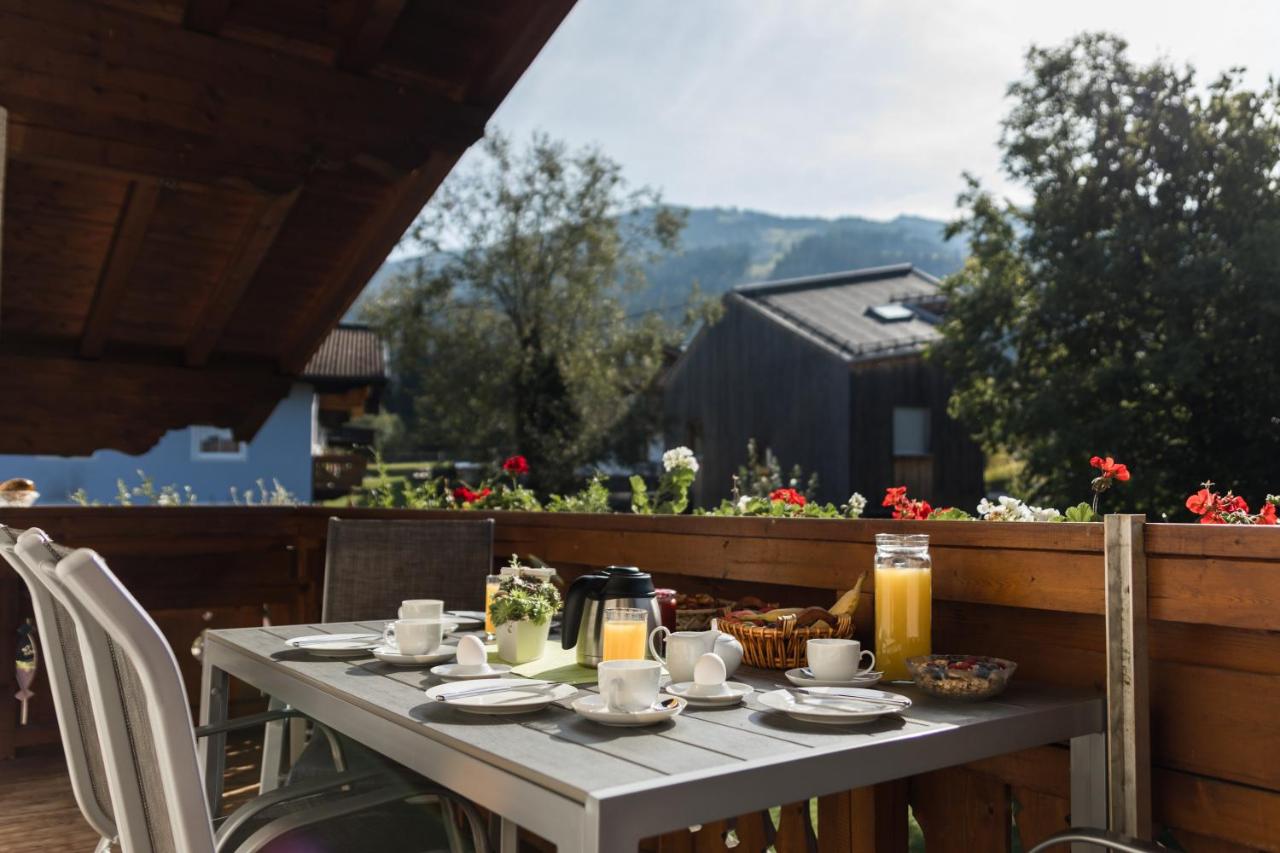 Apartment with Mountain View