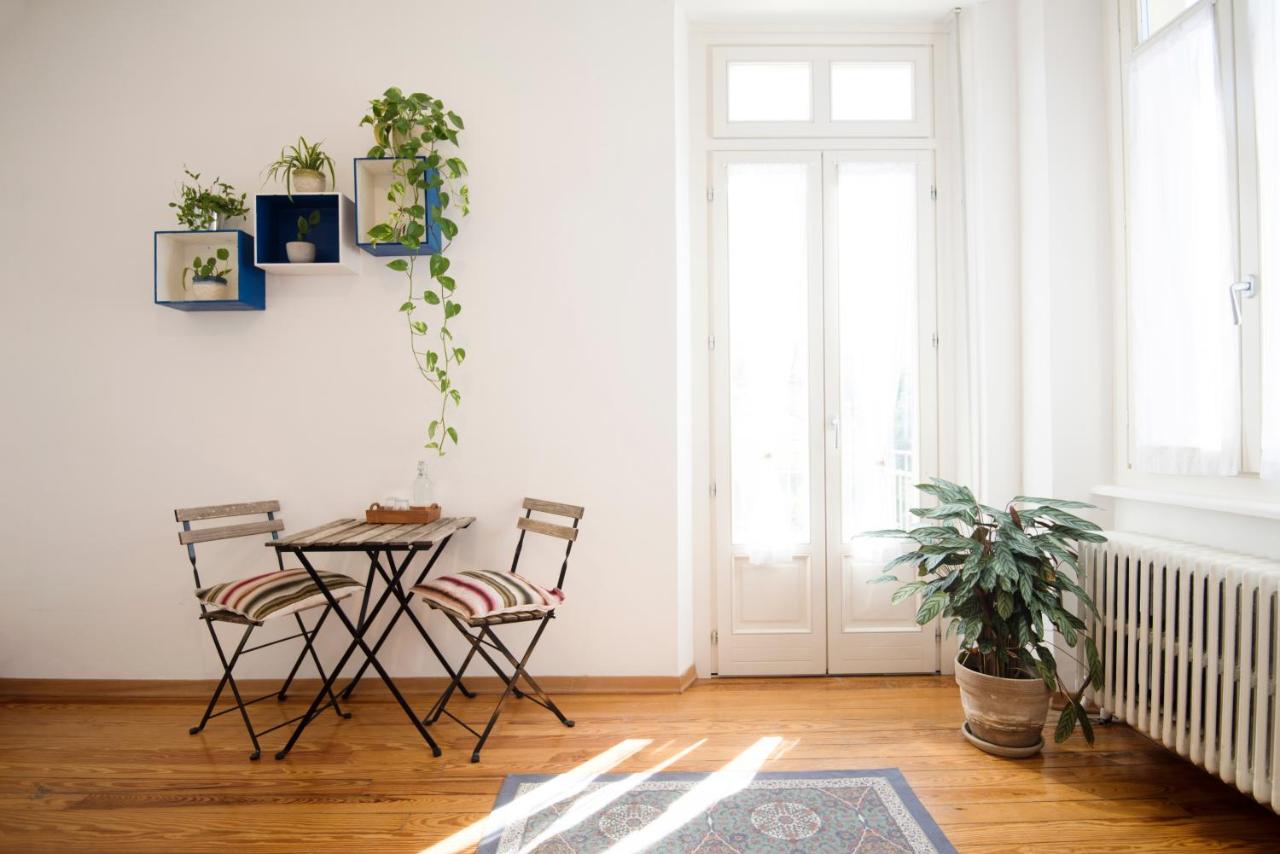 Camera Matrimoniale con Vista Giardino