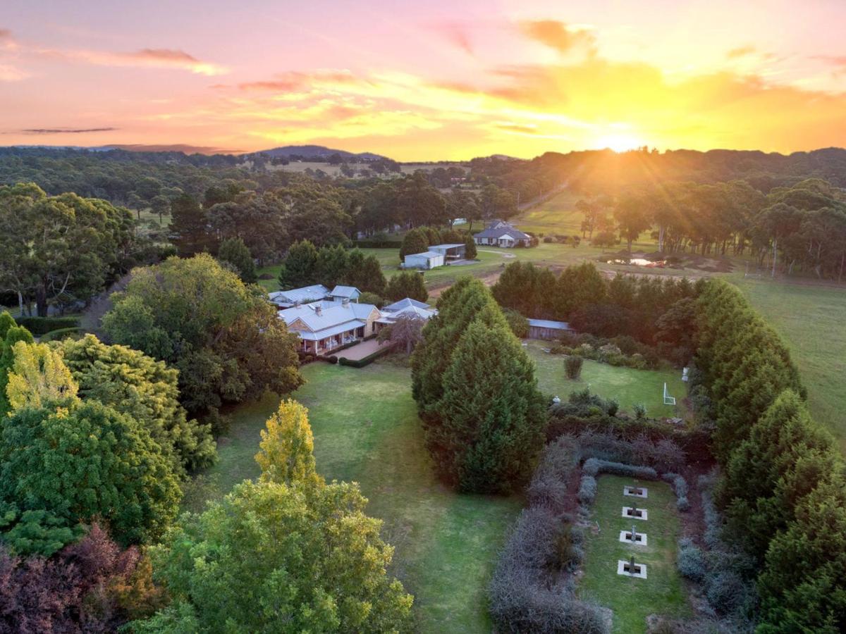 B&B Mittagong - Aylmerton House and Cottage for 14 Southern Highlands - Bed and Breakfast Mittagong