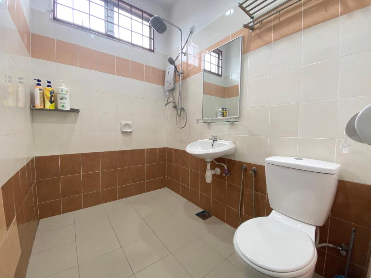 Langkawi Cozy Holiday Home at Bukit Indah by Zervin - B&B