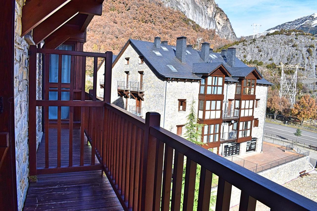 Escarra - Reformado, acogedor y luminoso, con garaje cubierto y ascensor BY PIRINEOS 360 - Bed and Breakfast