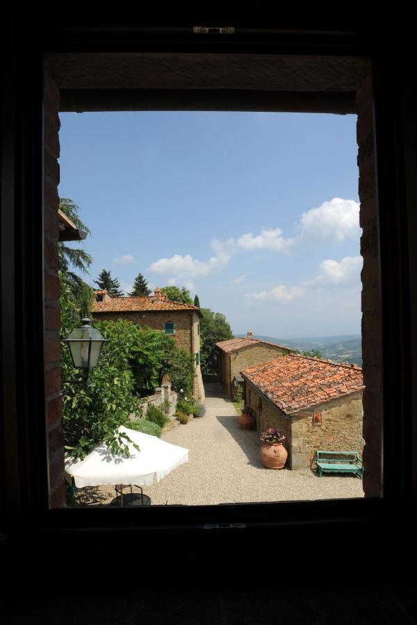 Appartamento con 3 Camere da Letto e Vista Montagna - 1° Piano