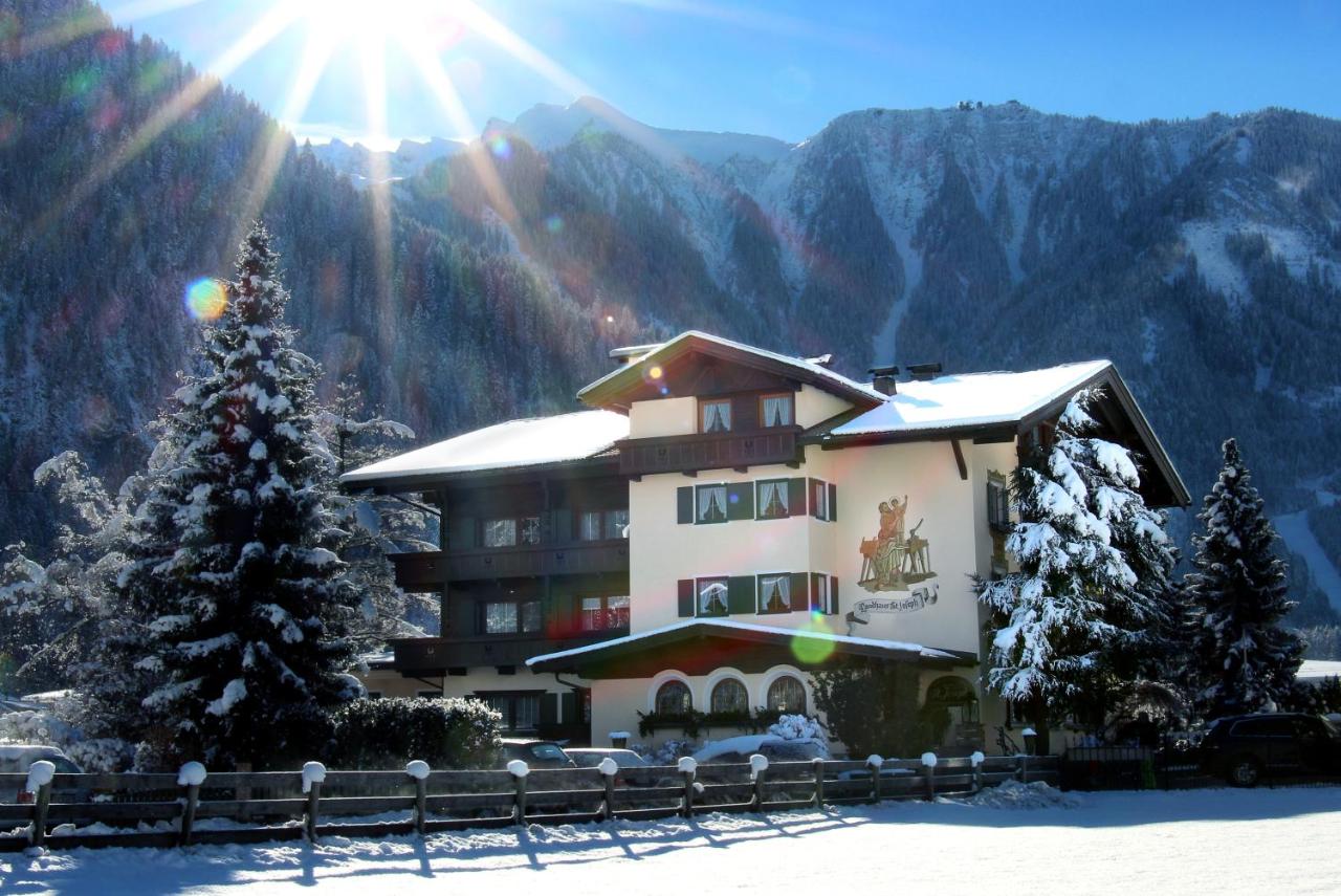 Aparthotel Landhaus St. Joseph (Indoor Pool) - B&B Mayrhofen