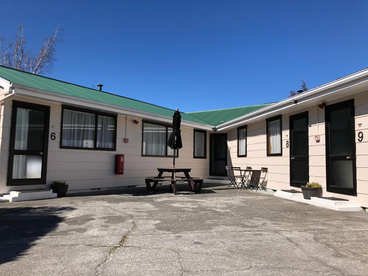 Forest Peak Motel - Bed and Breakfast