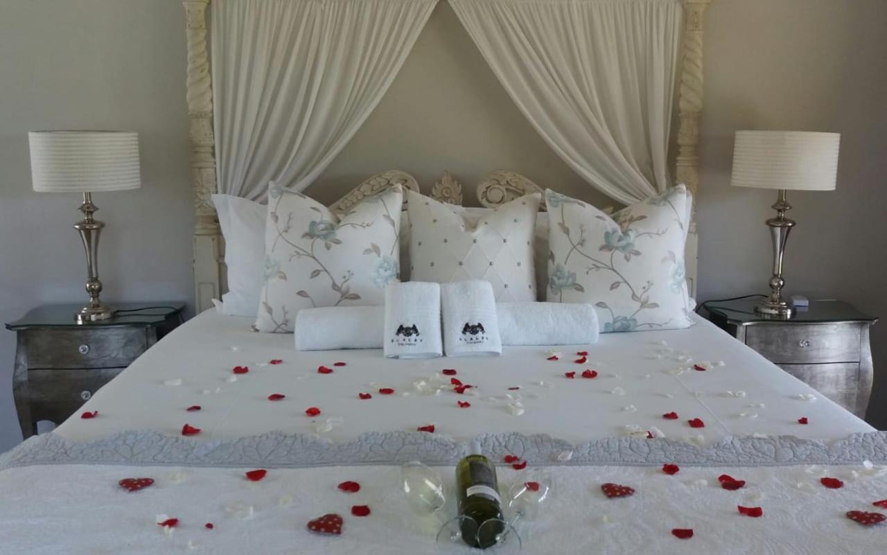 Honeymoon Suite with Spa Bath