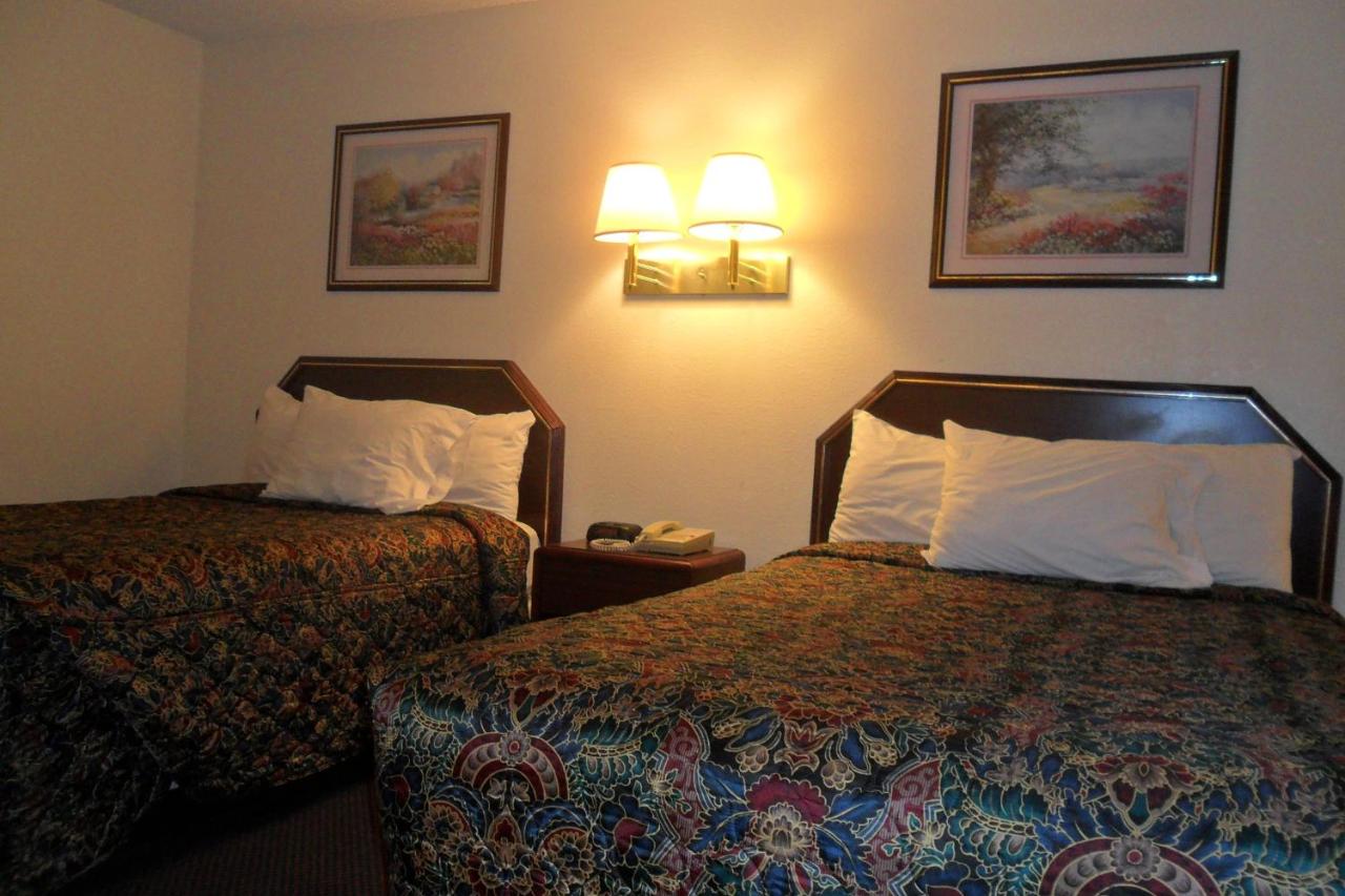 Luxury Inn & Suites - B&B