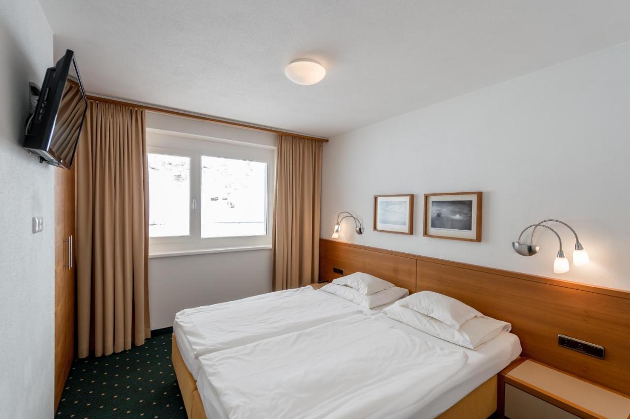 Large Two-Bedroom Apartment