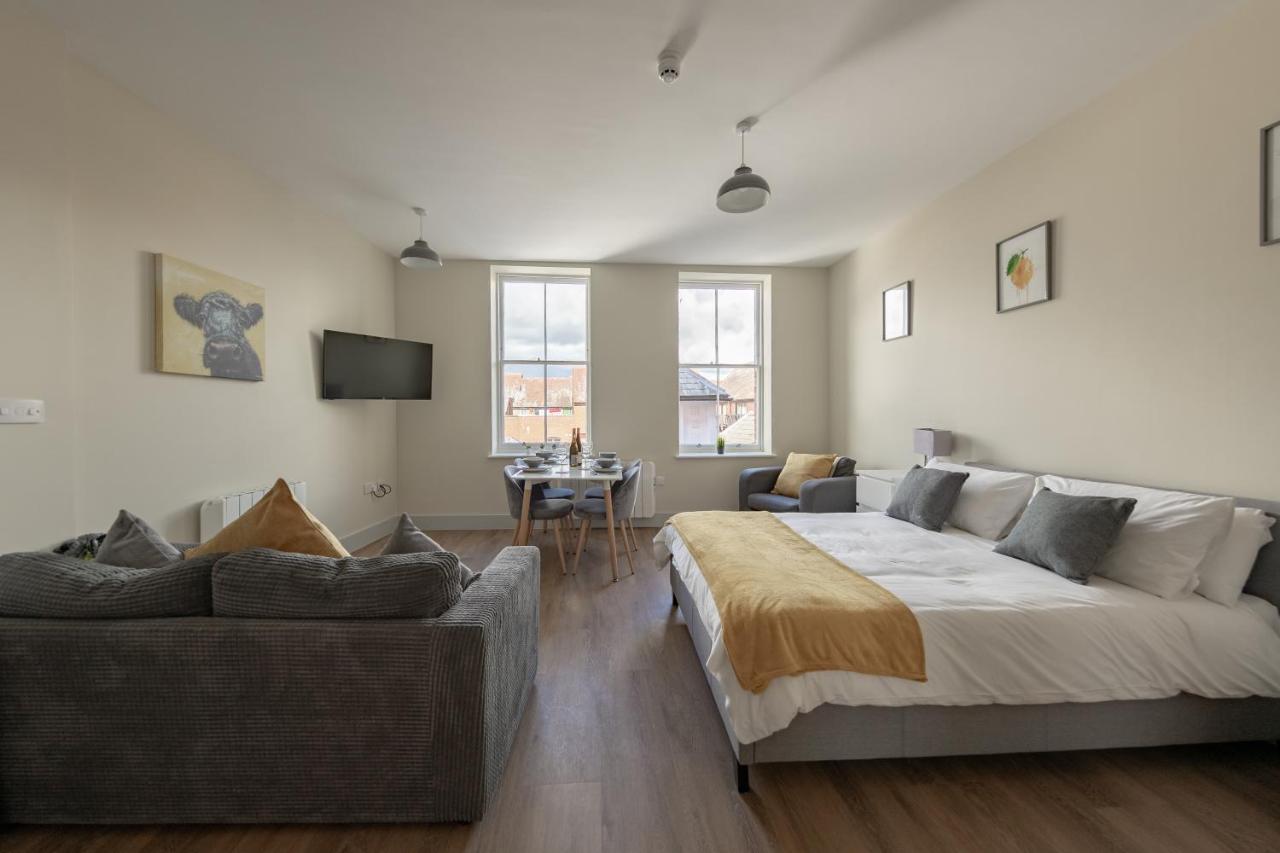 Hereford City Centre - Apartment 6, Isabella House - Modern Apartment In The Heart of The City - Sleeps 4 Guests - Hosted by RENTMYHOUSE - Chambres d'hôtes Hereford
