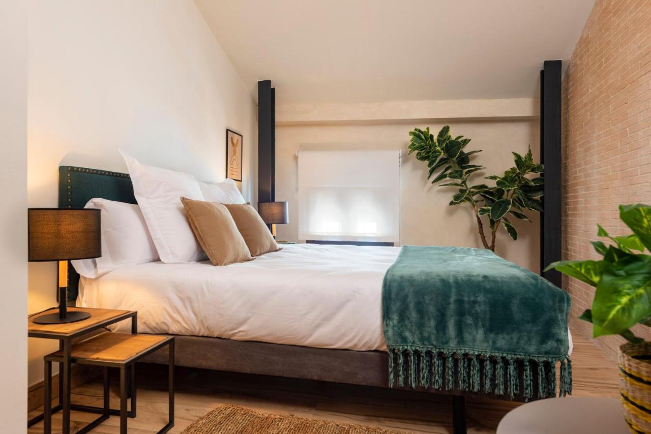 One-Bedroom Apartment with Terrace