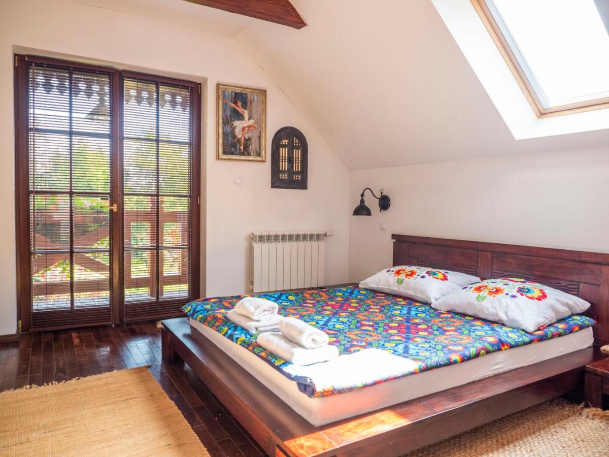 Villa with Garden View