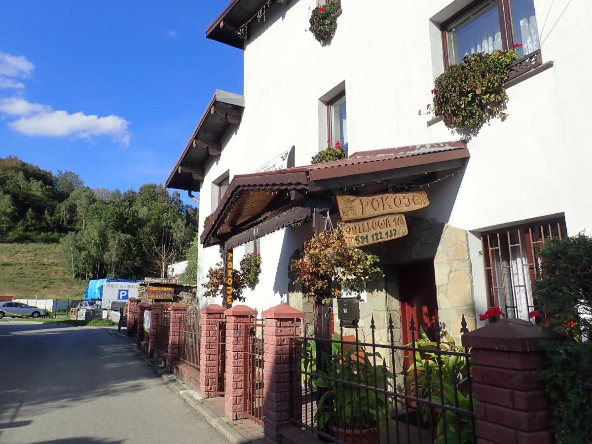 Apartament Kacperek samo centrum, Willowa 4A - 2 sypialnie, salon - dla rodziny 4-5 os - Chambres d'hôtes Szczyrk