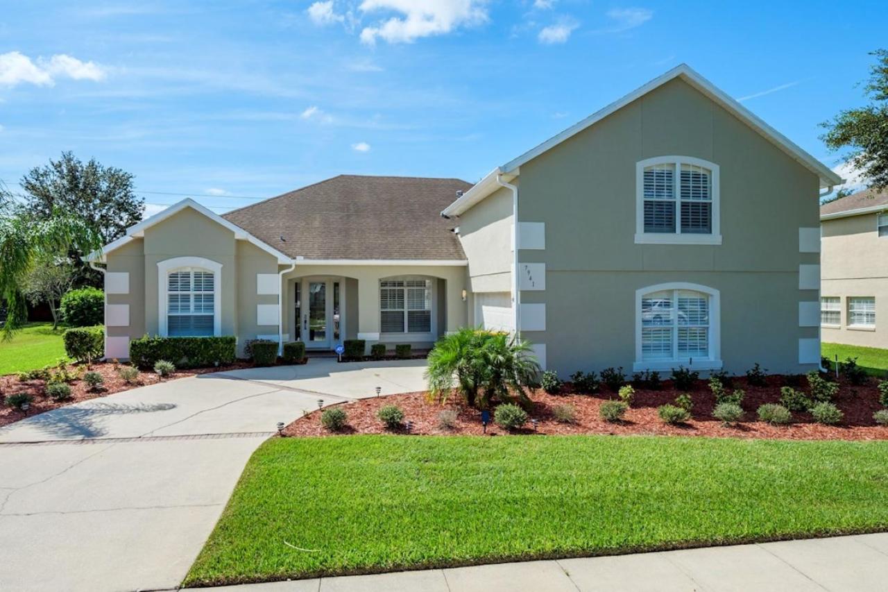 Mickeys Floridian - Glorious 5BR Private South Facing Pool Hot Tub Game RM GYM BBQ - 2 miles to Disney - B&B Orlando