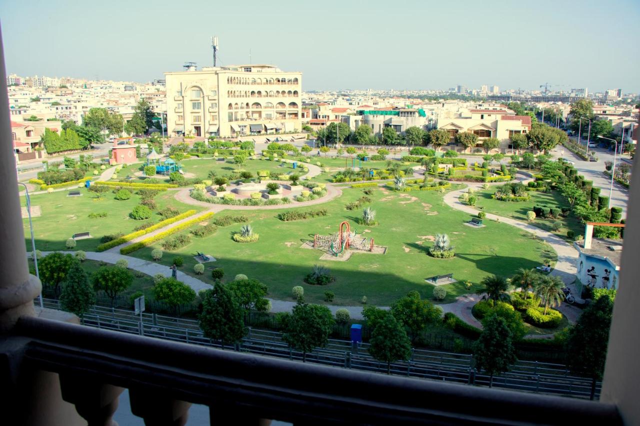 Executive 3 Bedrooms Apartment In Bahria Town - B&B Rawalpindi