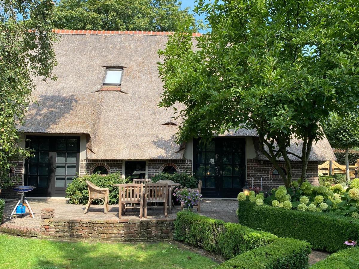 Hofstede "Den Hul"- Riant & Authentiek onthaasten - 8 persoons - Bed and Breakfast Barneveld