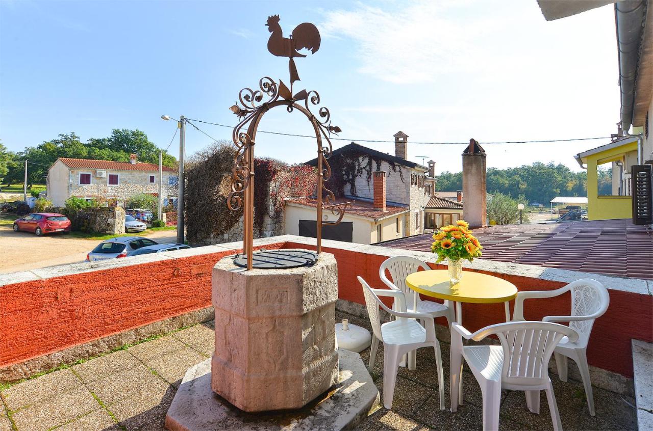 House Vežnaveri 2063 - Bed and Breakfast