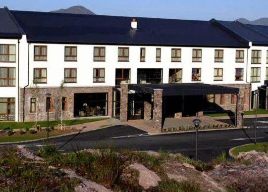 Golden's Cove Apartments at Sneem Hotel - B&B