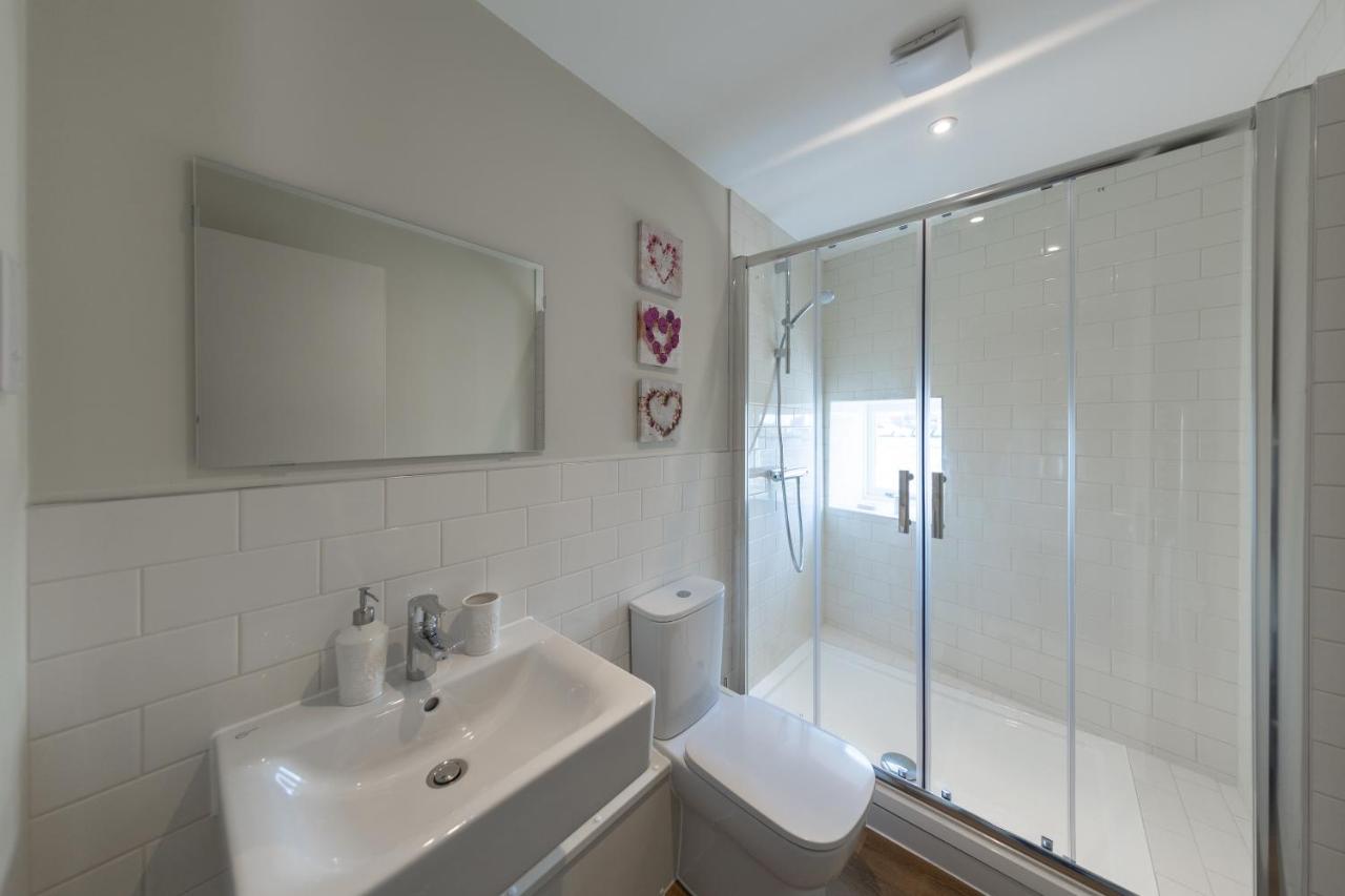 Apartment 9, Isabella House, Aparthotel, By RentMyHouse - Chambres d’hôtes