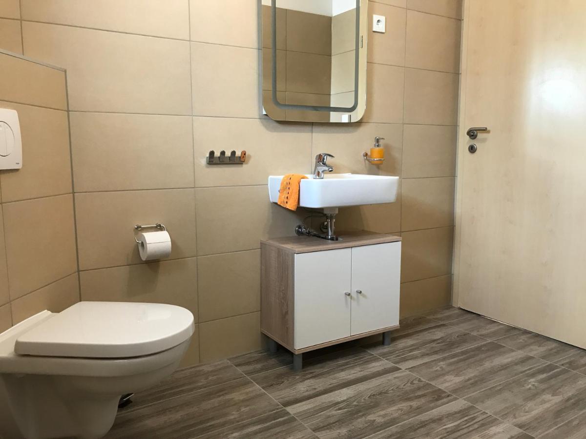 Ferienwohnungen Zur alten Schule - B&B Altenkirchen