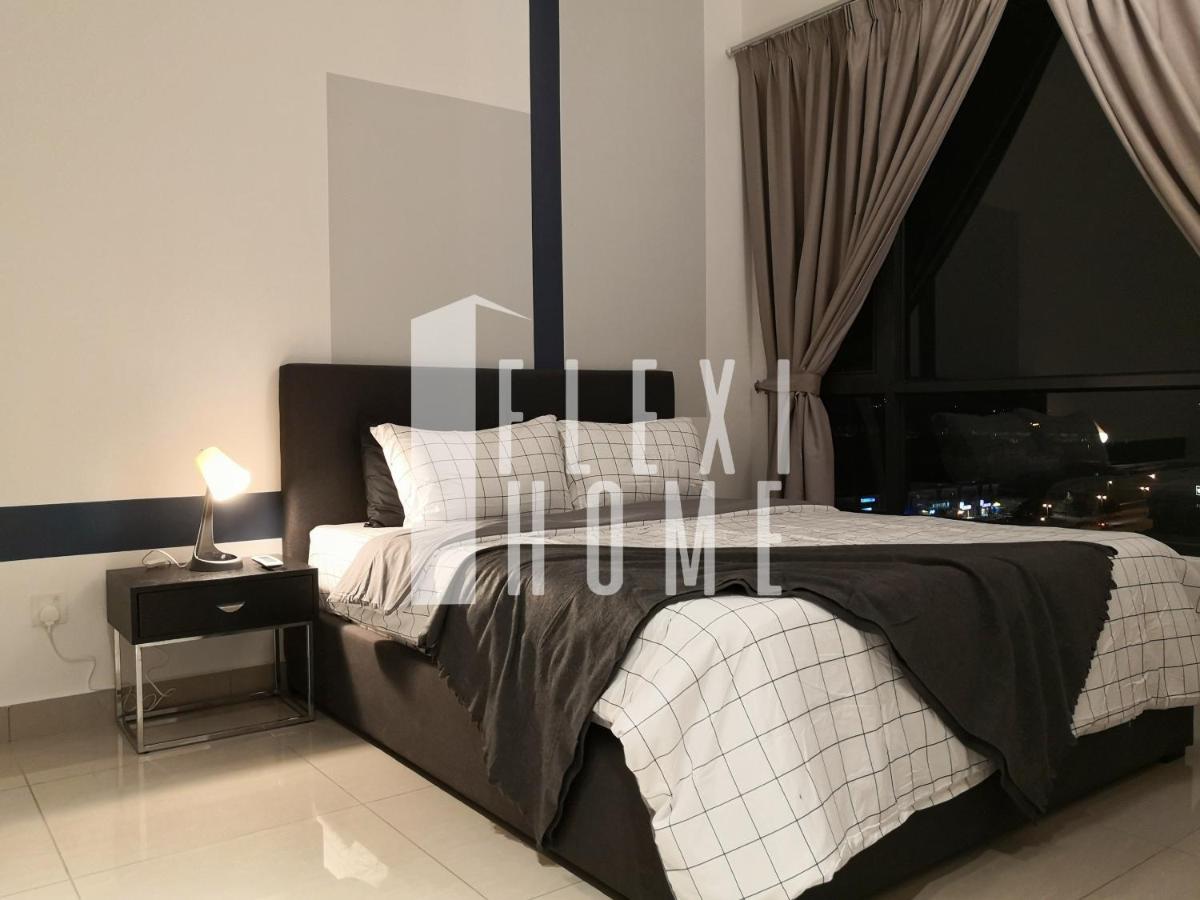 B&B Cyberjaya - Spacious Big Room, Designed & Quiet Family Home, Eclipse in Cyberjaya by Flexihome-MY - Bed and Breakfast Cyberjaya