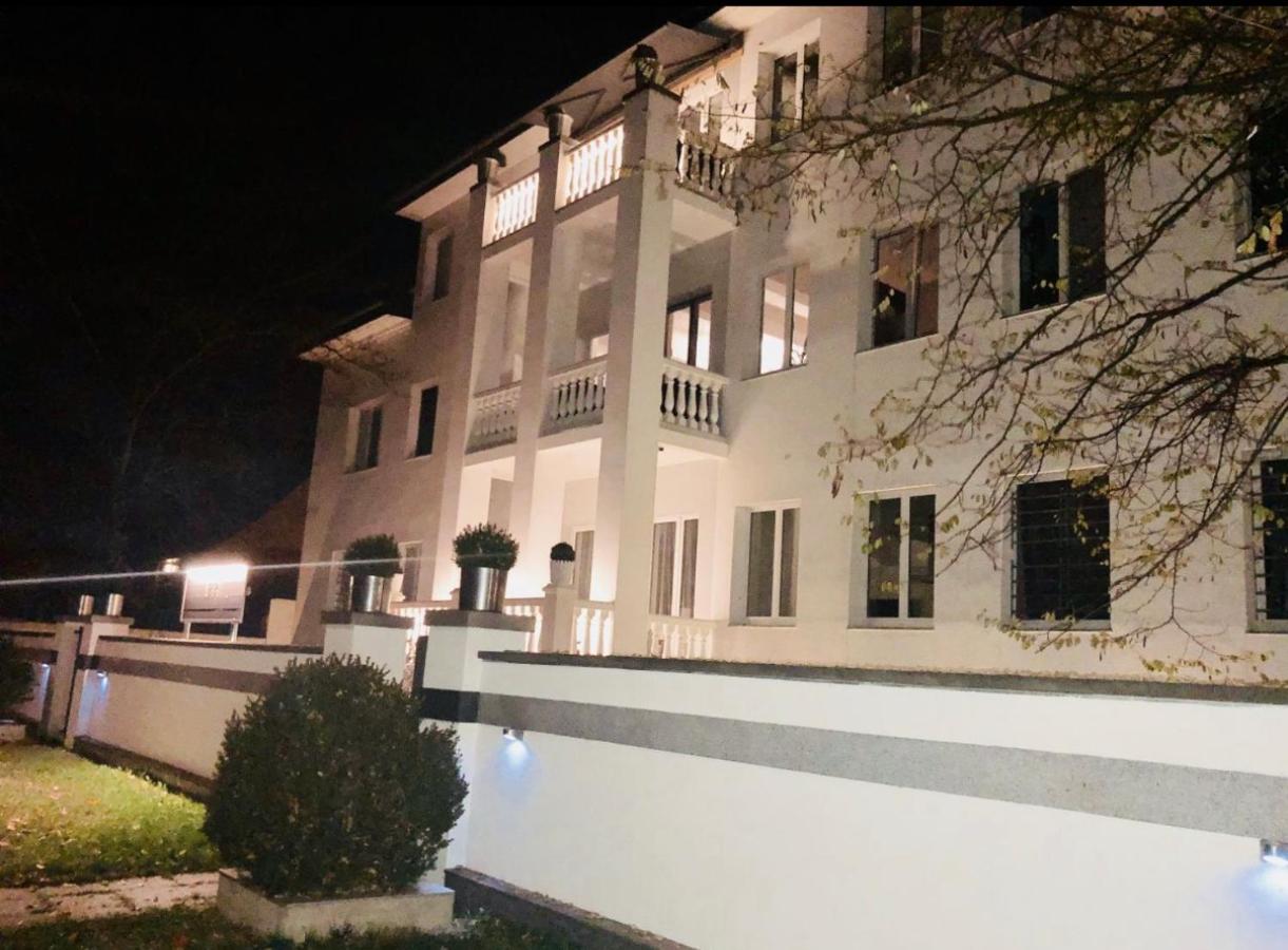 Park Apart Hotel Gatower Str. - B&B Berlino