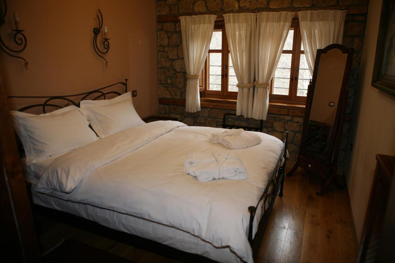 Junior Suite (2 Adults + 2 Children)