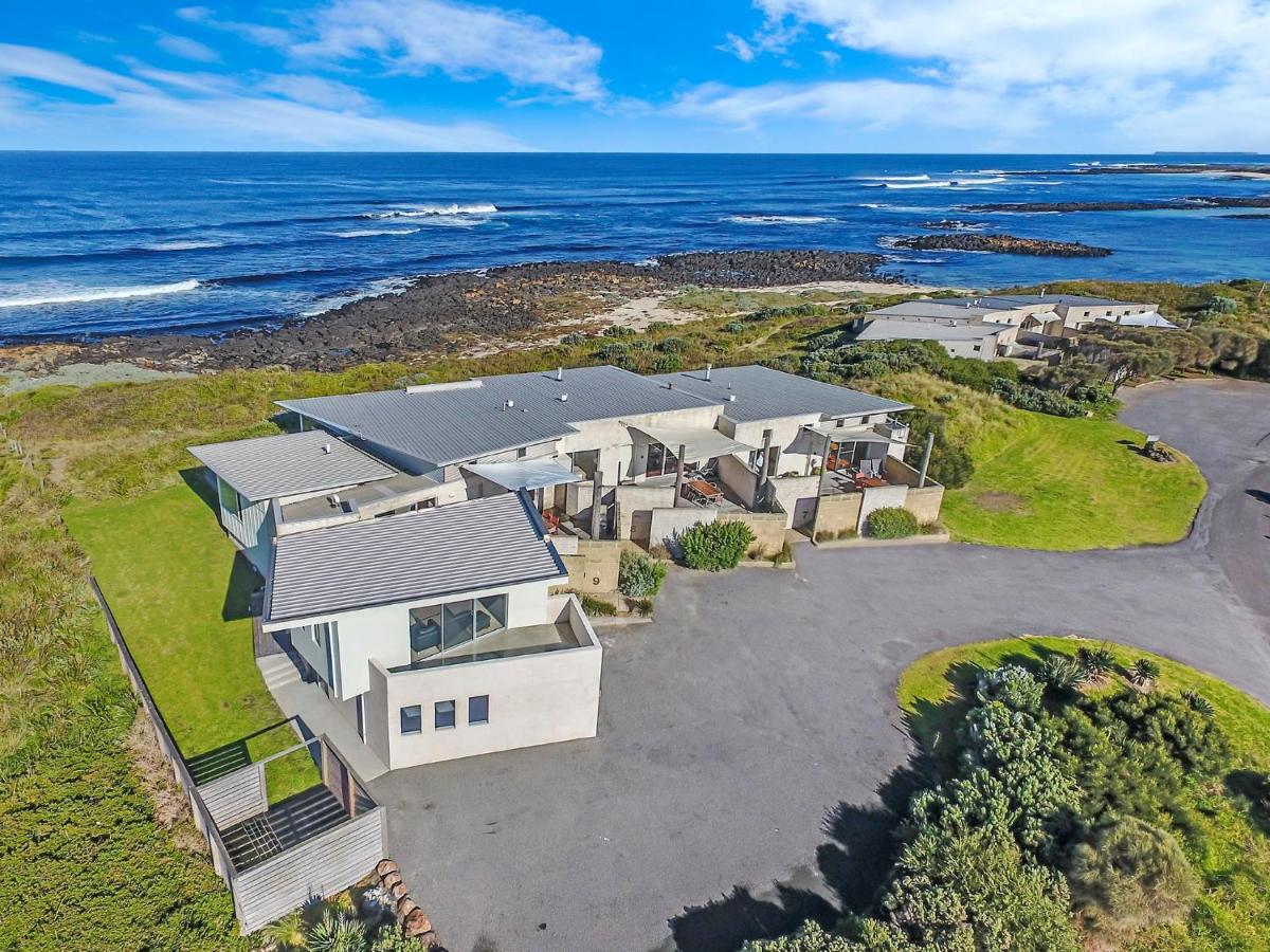 B&B Port Fairy - Hearns Beachside Villa 7 - Bed and Breakfast Port Fairy