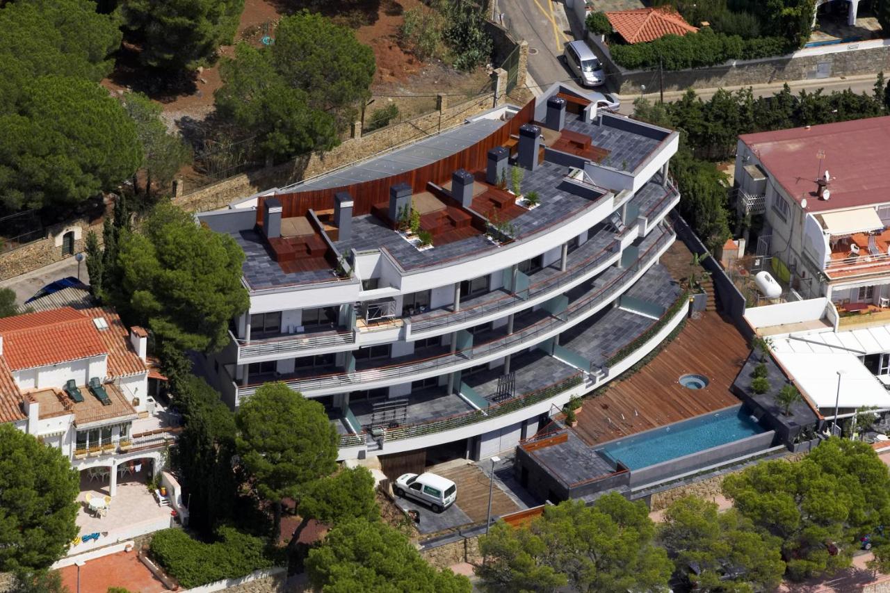 Two-Bedroom Apartment with Sea View