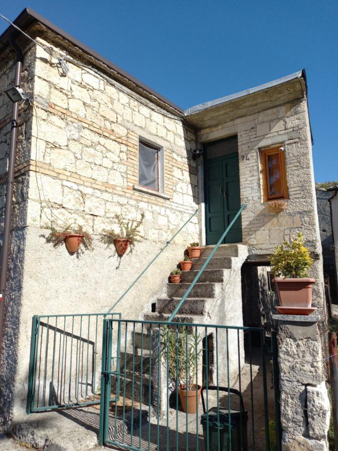 B&B Roccamorice - Rustic Remote Traditional Family Farmhouse Casa Celestina Abruzzo 49 Macchiametola - Bed and Breakfast Roccamorice