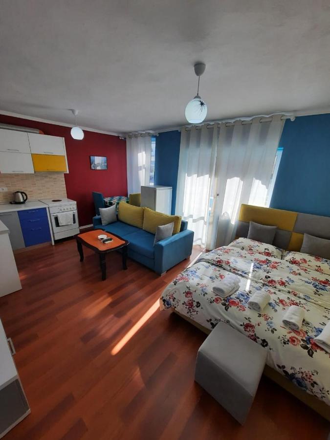 Two-Bedroom Apartment with Mountain View