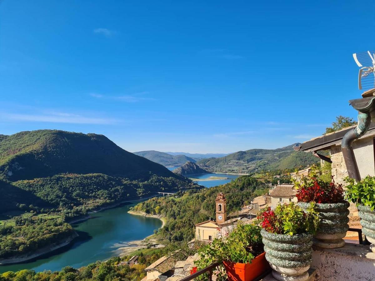 La Casa Sul Fiordo Lago del Turano - B&B