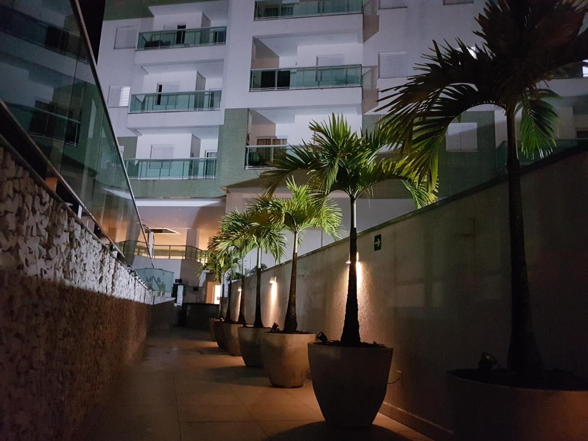 Apartamento Praia Grande Ubatuba com Churrasqueira Privativa - Chambres d’hôtes Ubatuba