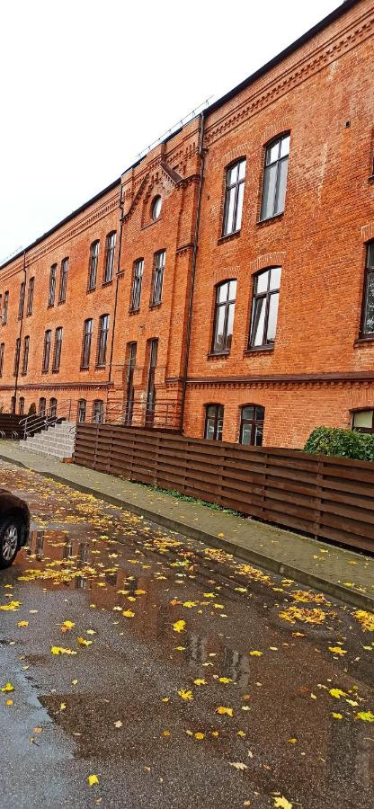 Studio flat in a historical XIX c. building. - B&B