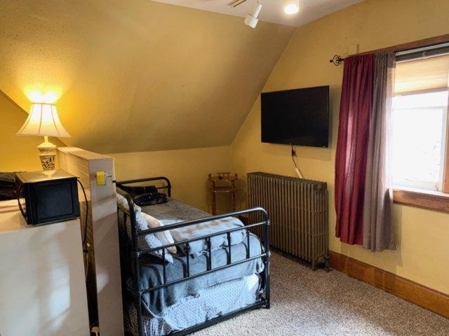 Vierbettzimmer mit Gemeinschaftsbad