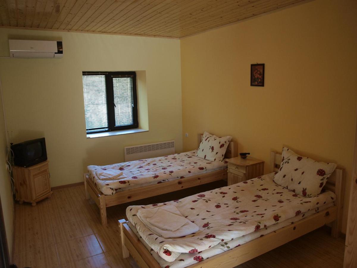 Dreibettzimmer mit Gemeinschaftsbad