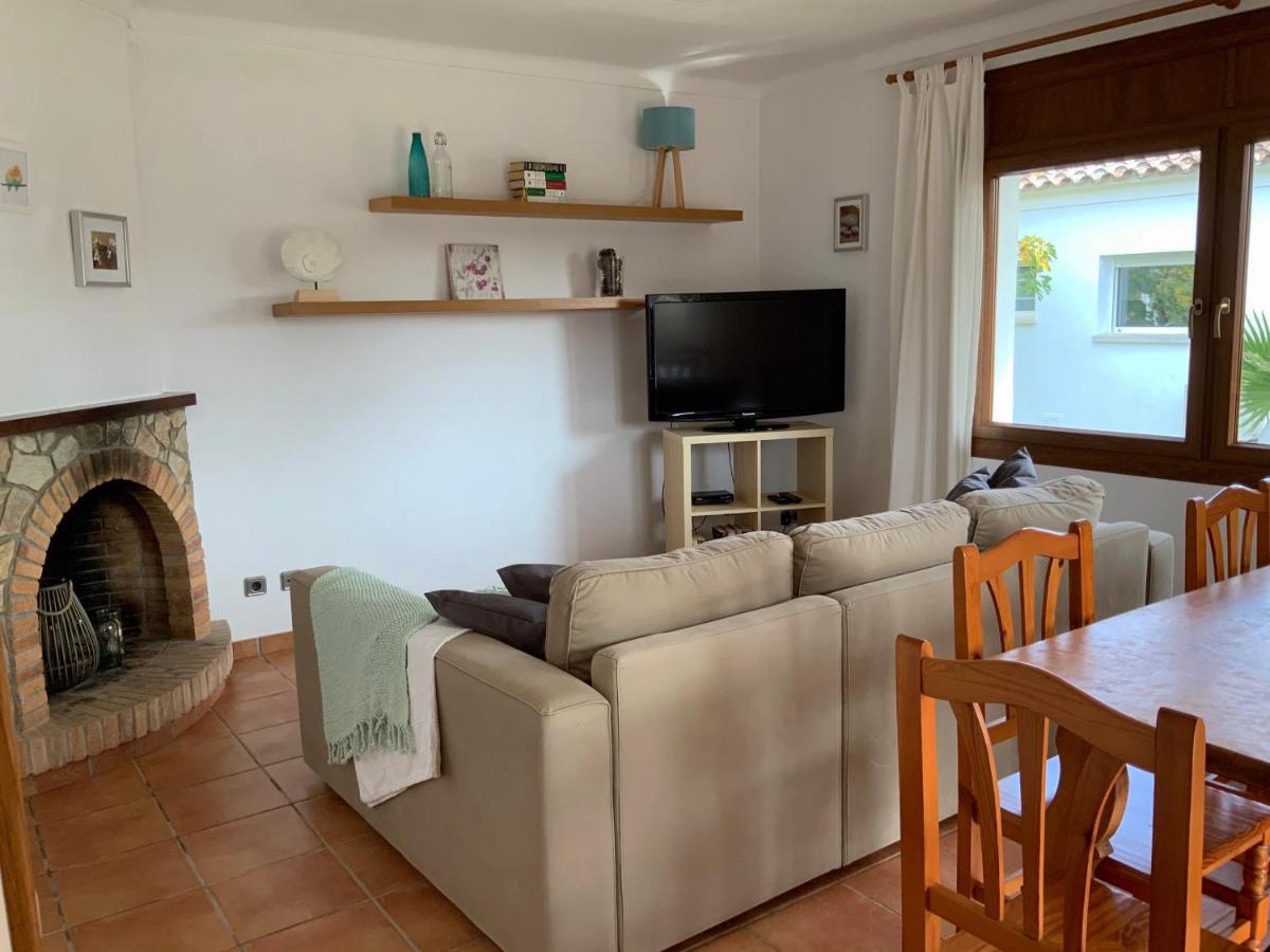 Villa Montserrat 1, Terrace & Pool - B&B