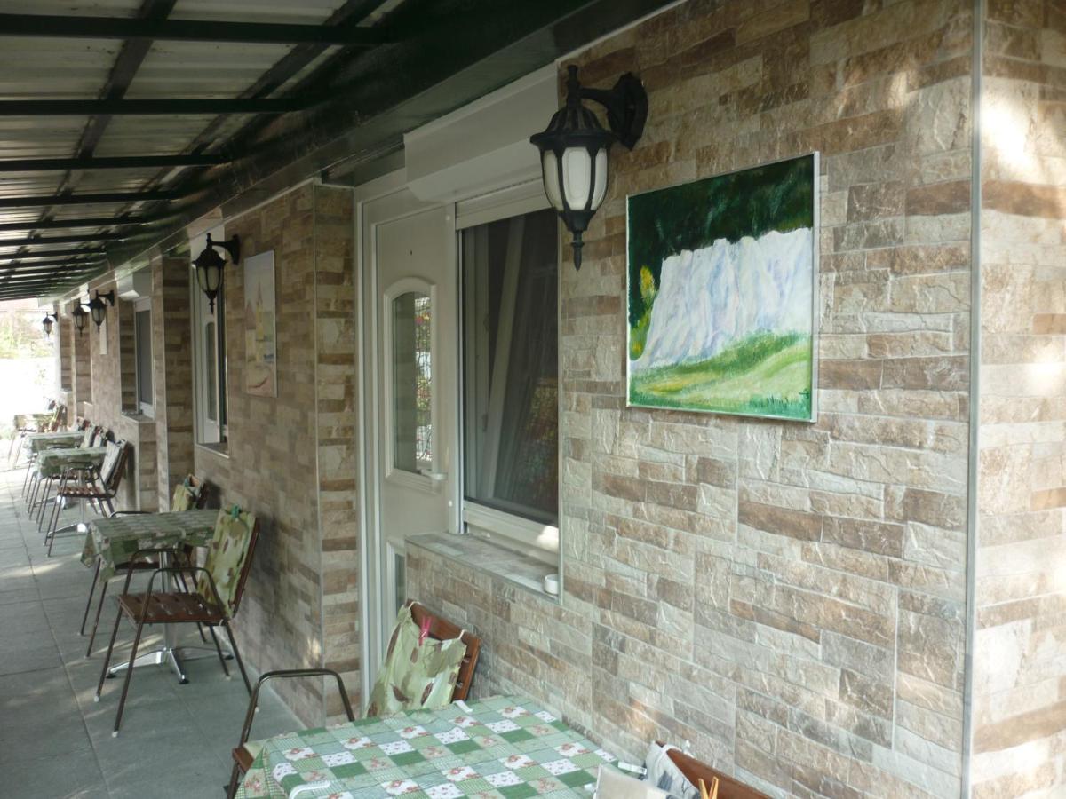 Katica Apartmanok - B&B