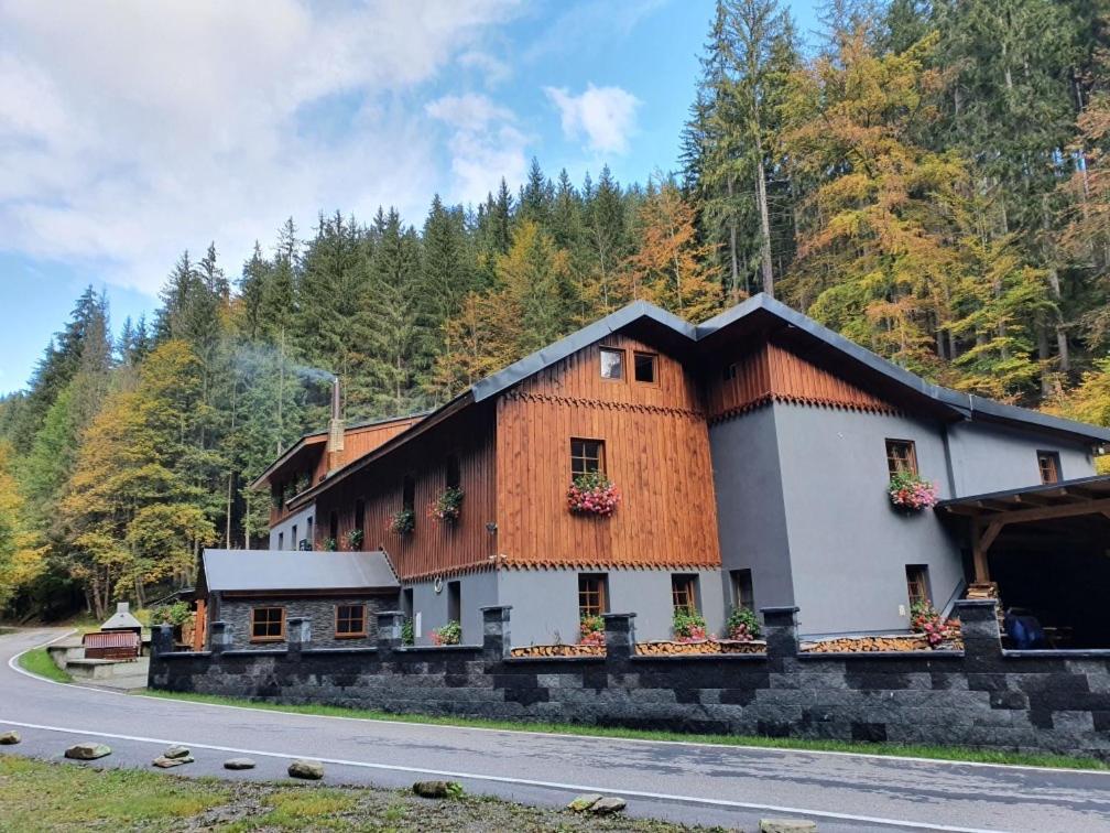 Kamenný Mlýn - Bed and Breakfast Strážné