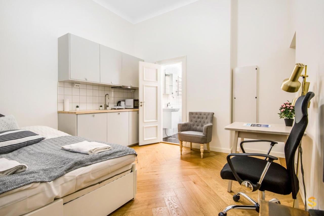 B&B Helsinki - Pieni Roobertinkatu Big 13 - Bed and Breakfast Helsinki