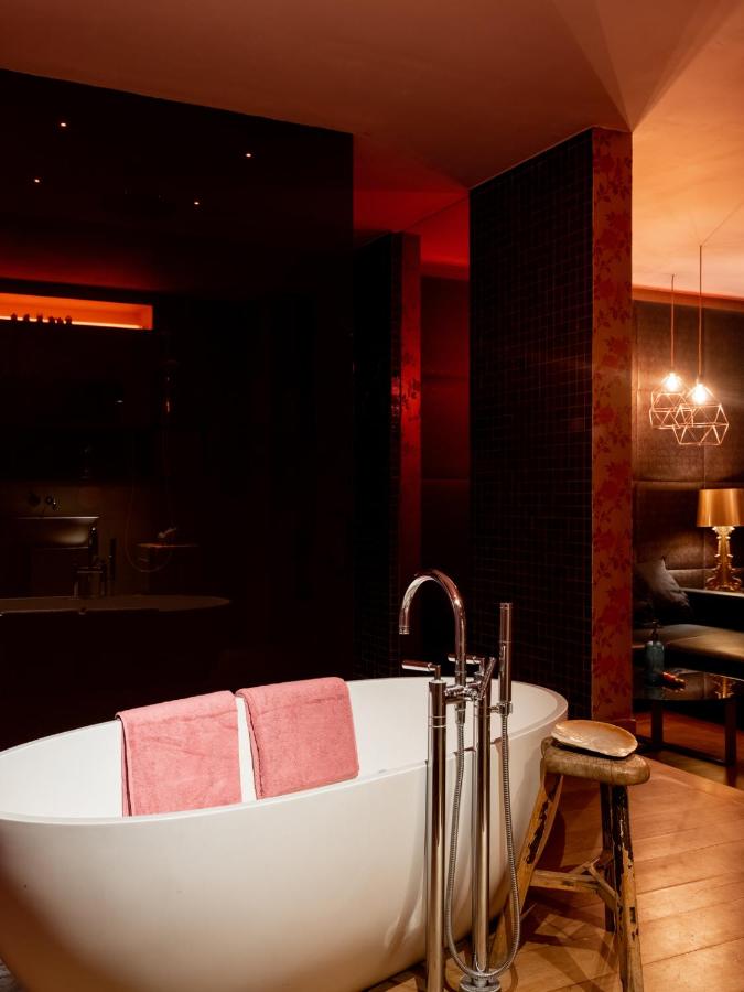 Suite with Spa Bath