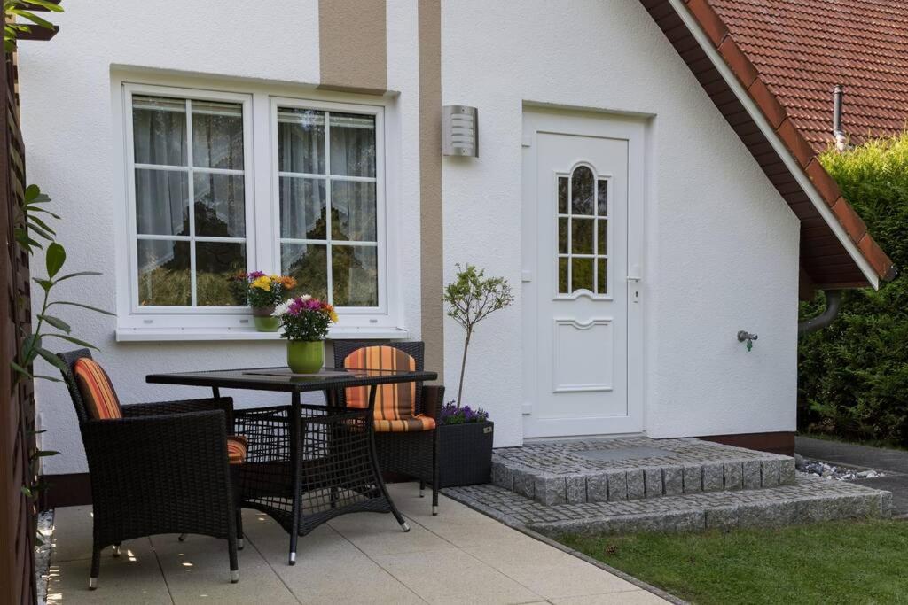 Weide - gemütliches Ferienhaus am Anger in Kloster, Insel Hiddensee - Ferienwohnung