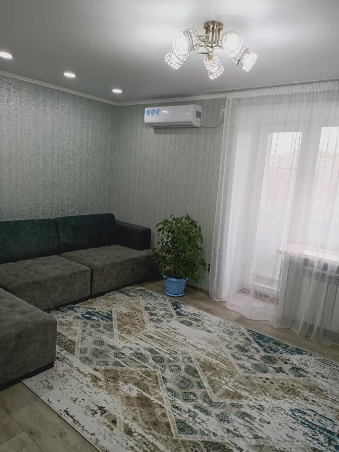 B&B Ust-Kamenogorsk - ApartLux on Slavskogo 14 - Bed and Breakfast Ust-Kamenogorsk