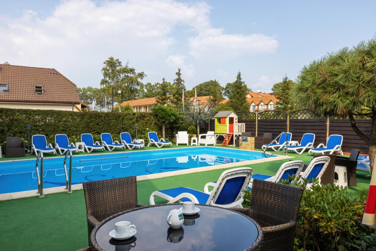 Double Room with Pool View