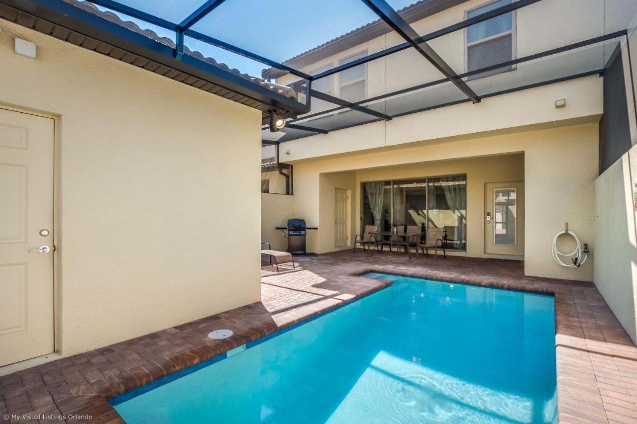 Resort Townhome wPRIVATE Pool & BBQ, near Disney - B&B