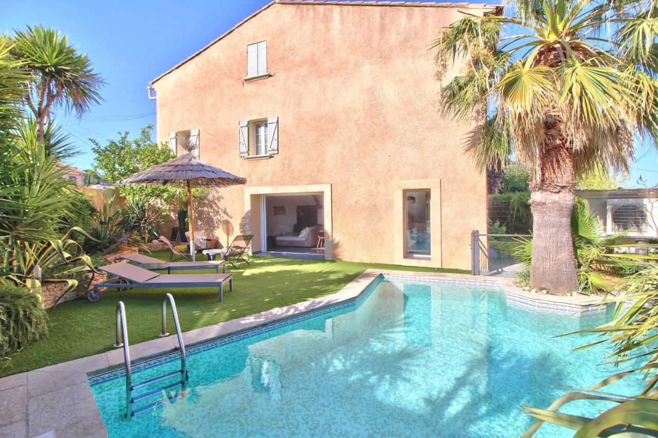 B&B Cuers - Maison avec piscine et jardin- 4 chambres 8 pers - Bed and Breakfast Cuers