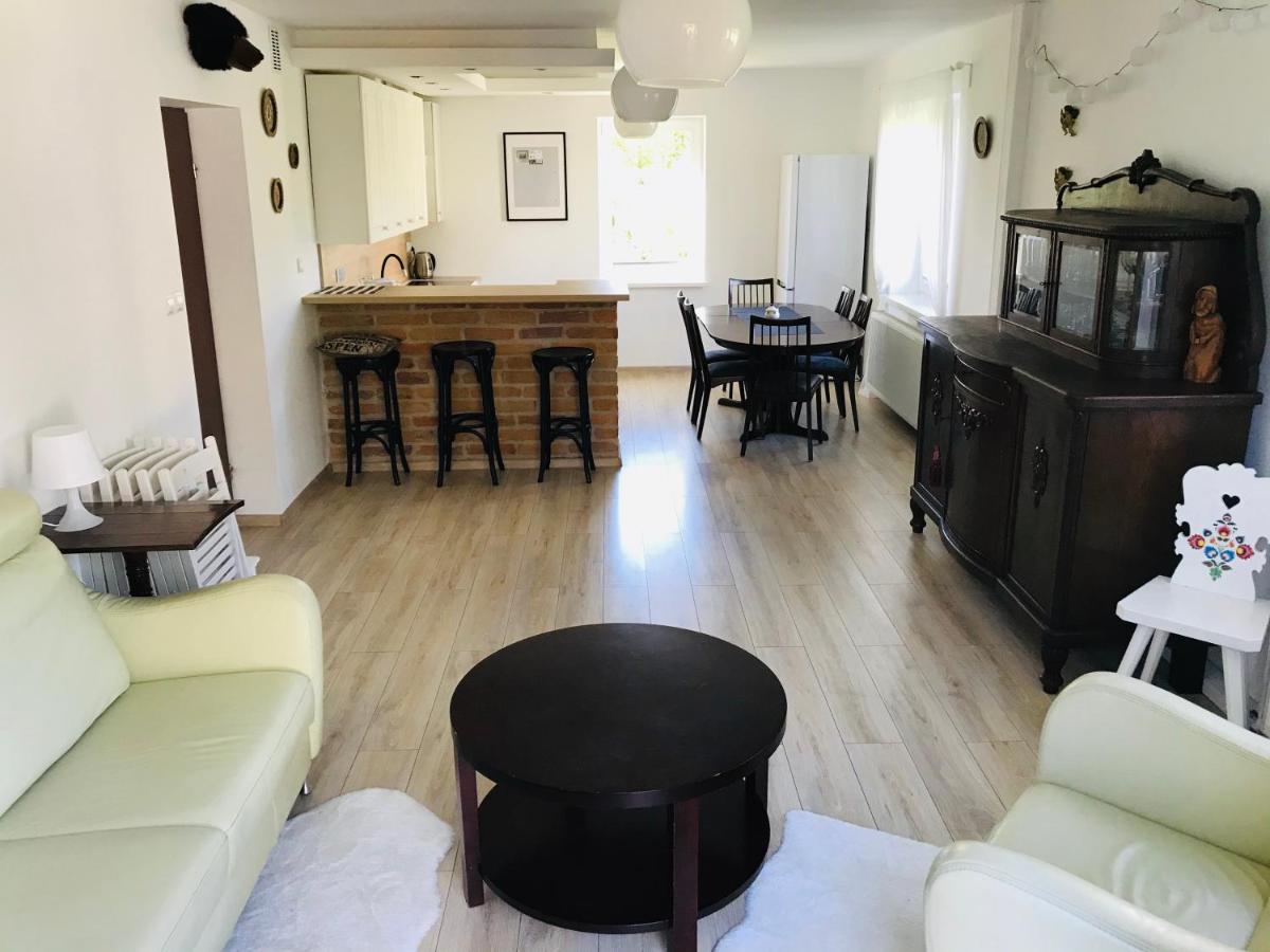 Appartamento con 4 Camere da Letto e Balcone 