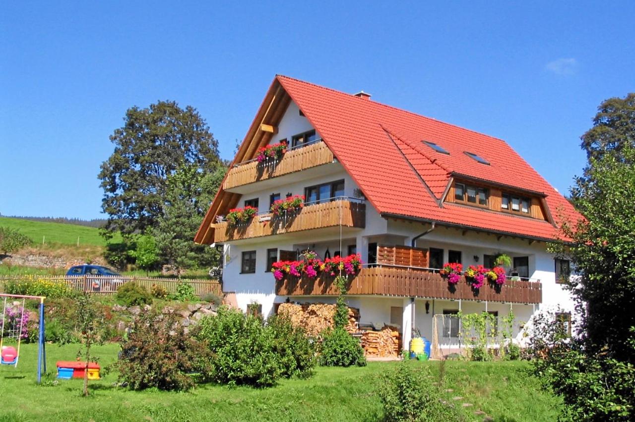 B&B Lenzkirch - Gästehaus Hundelbach - Bed and Breakfast Lenzkirch