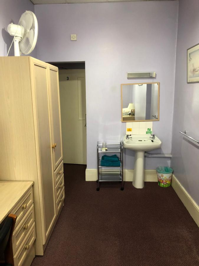 Single Room with Shared Bathroom